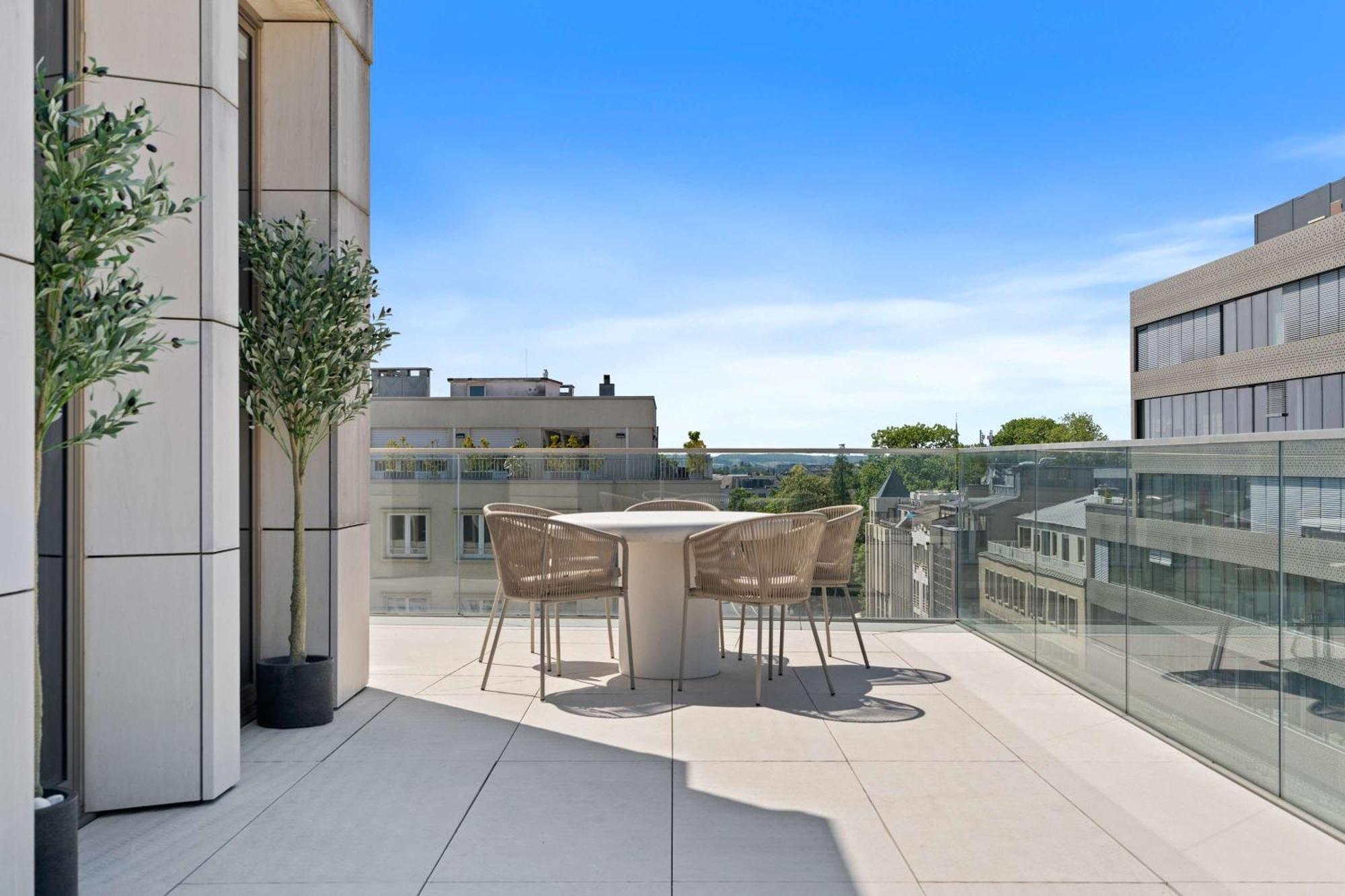 Voya Zenit Royal - Luxury Rooftop Views & Concierge Luxembourg