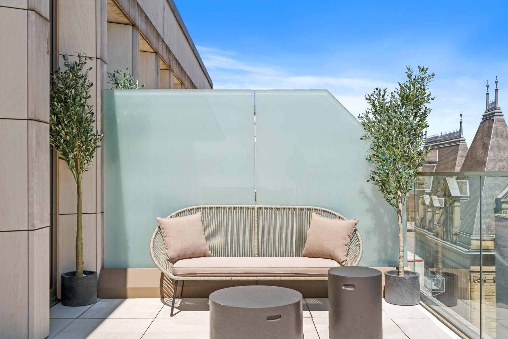 Voya Zenit Royal - Luxury Rooftop Views & Concierge * Luxembourg